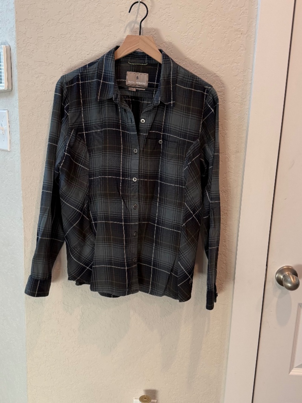 Royal Robbins long-sleeve plaid button-down Size Large
